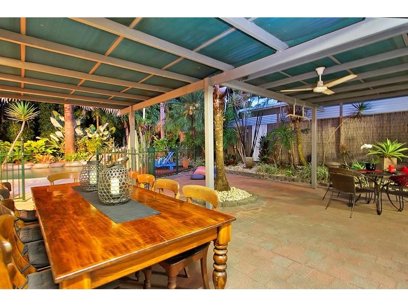 12 Jordan Close, Mooroobool QLD 4870
