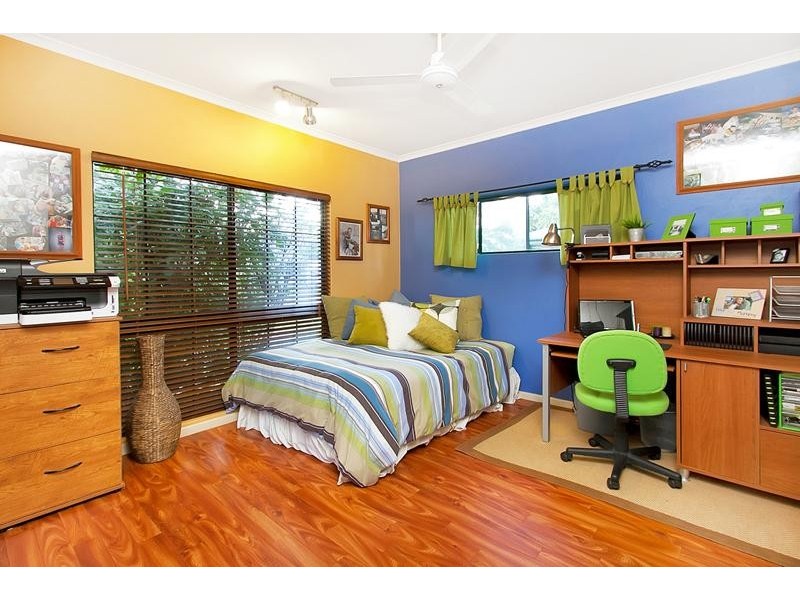 12 Jordan Close, Mooroobool QLD 4870