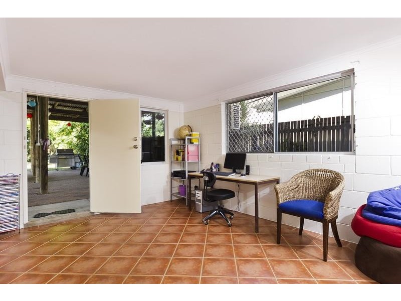 Mooroobool QLD 4870
