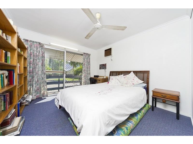 Mooroobool QLD 4870
