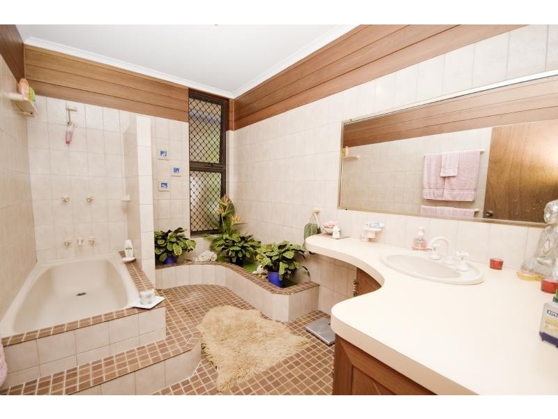 235 Toogood Road, Bayview Heights QLD 4868