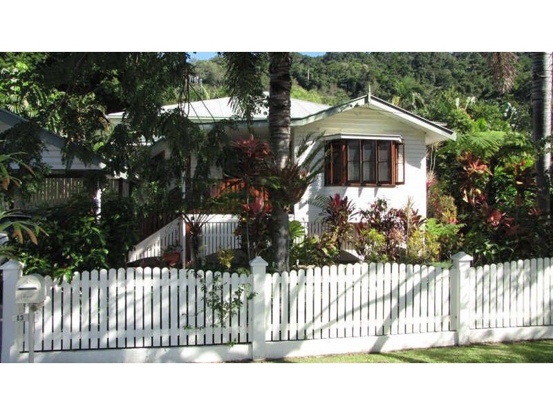 13 Diehm St, Aeroglen QLD 4870