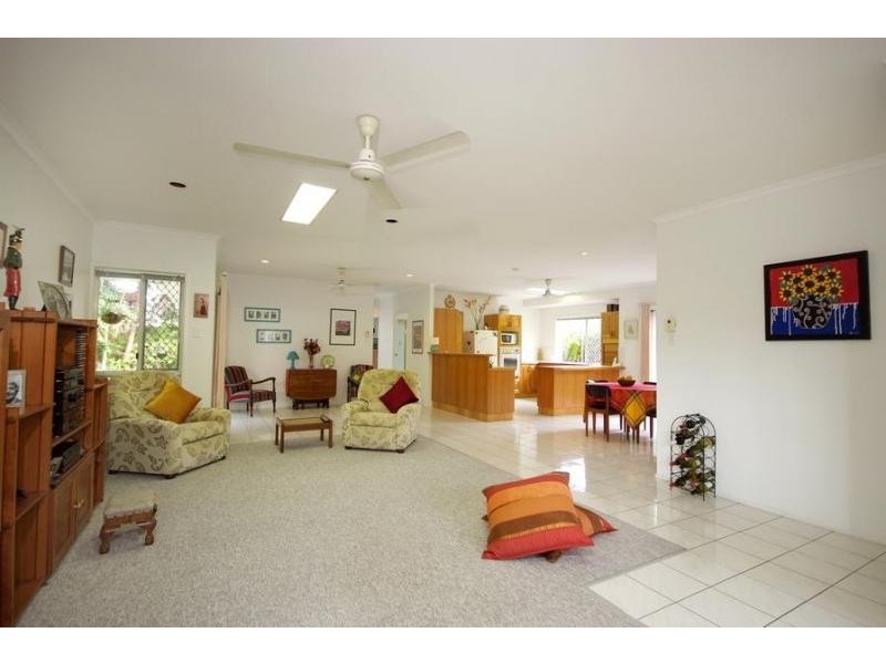 5 Ariel Court, Mooroobool QLD 4870