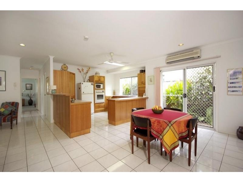 5 Ariel Court, Mooroobool QLD 4870