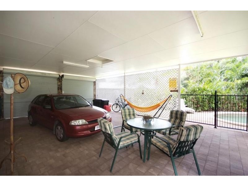 5 Ariel Court, Mooroobool QLD 4870