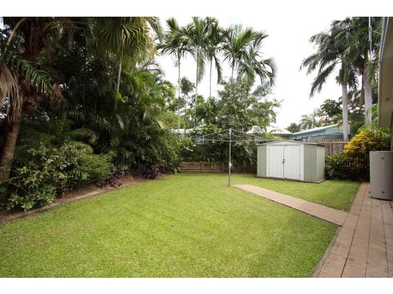 5 Ariel Court, Mooroobool QLD 4870