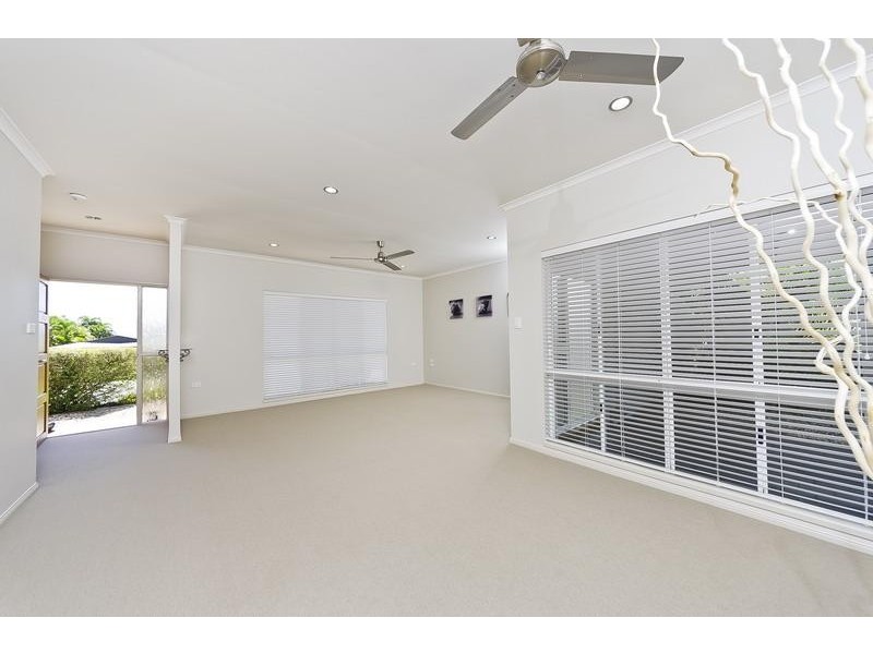 26 Strathmore Court, Mooroobool QLD 4870