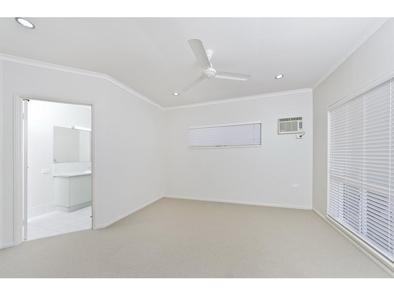 26 Strathmore Court, Mooroobool QLD 4870