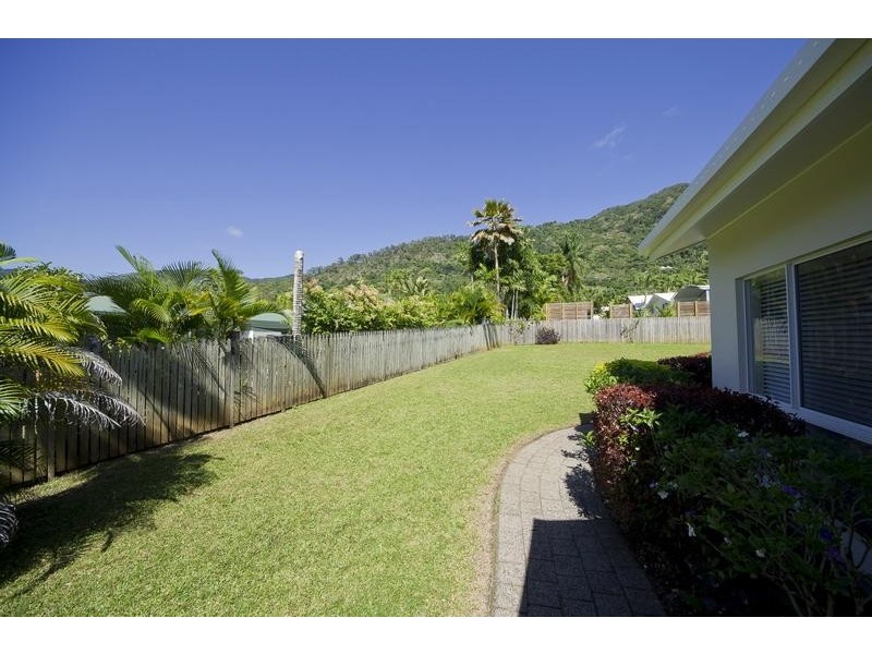 26 Strathmore Court, Mooroobool QLD 4870