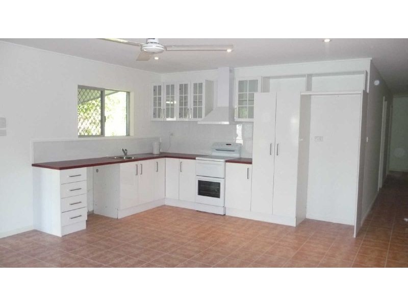 2/7 Blantyre Close, Manoora QLD 4870