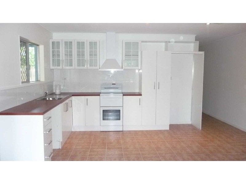 2/7 Blantyre Close, Manoora QLD 4870