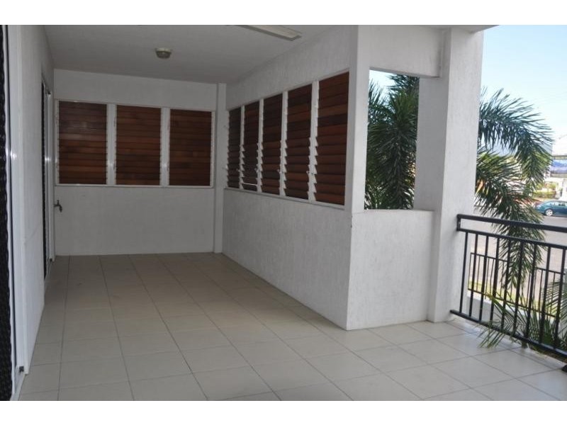 4/16-18 Smith Street, North Cairns QLD 4870