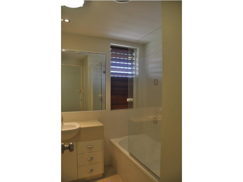 4/16-18 Smith Street, North Cairns QLD 4870