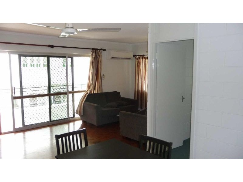 4/4 Upward Street, Cairns QLD 4870