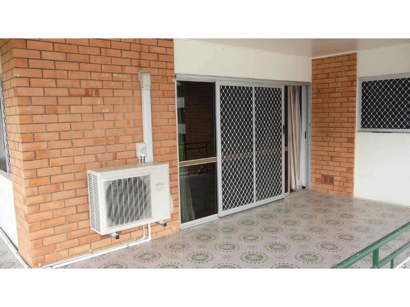 4/4 Upward Street, Cairns QLD 4870