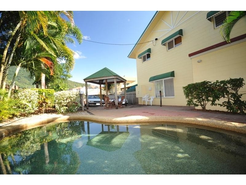 10/3 Tenni Street, Redlynch QLD 4870