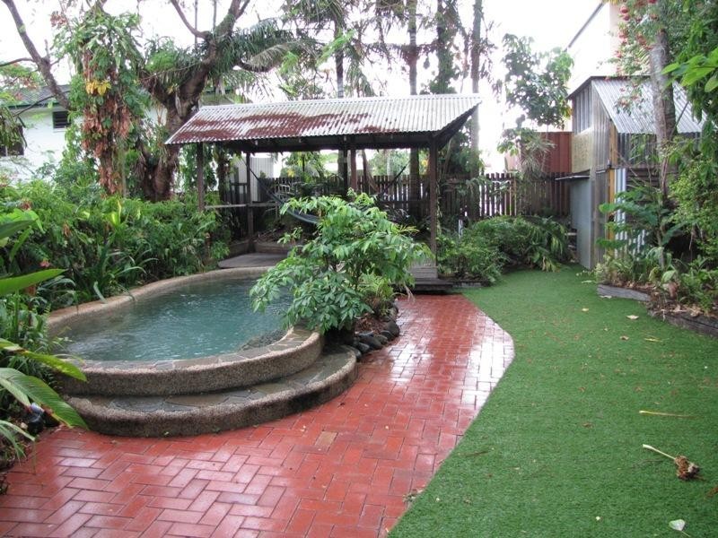 14 Cairns Street, Cairns North QLD 4870