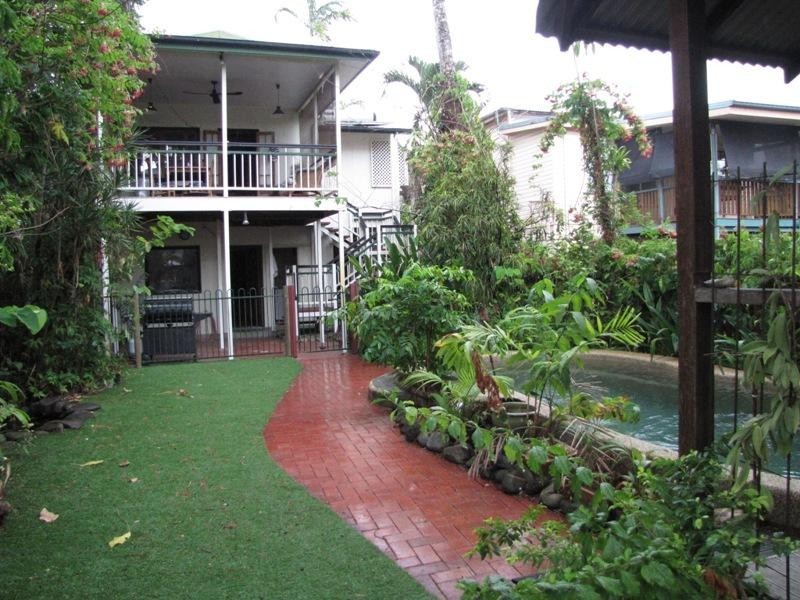 14 Cairns Street, Cairns North QLD 4870