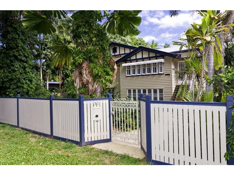 31 Hall Street, Edge Hill QLD 4870