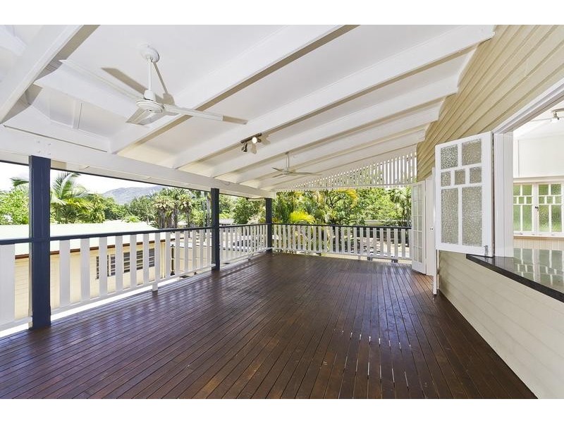 31 Hall Street, Edge Hill QLD 4870