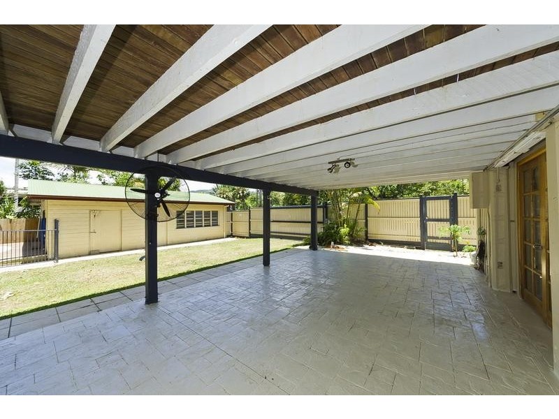 31 Hall Street, Edge Hill QLD 4870
