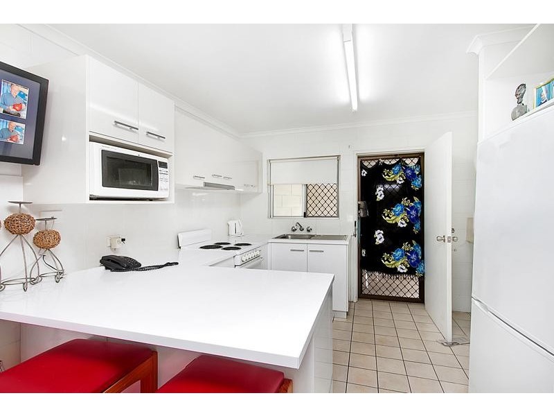 1/473 McCoombe Street, Mooroobool QLD 4870