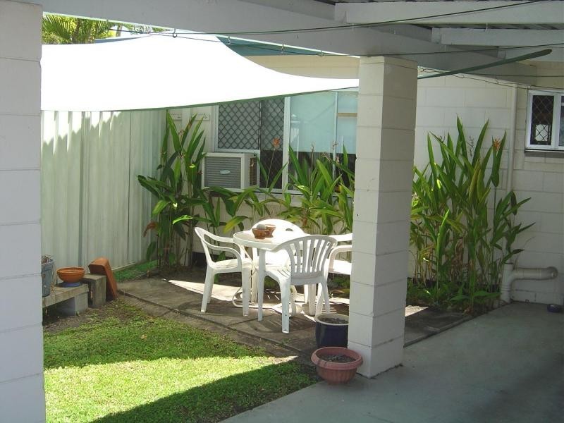 1/473 McCoombe Street, Mooroobool QLD 4870