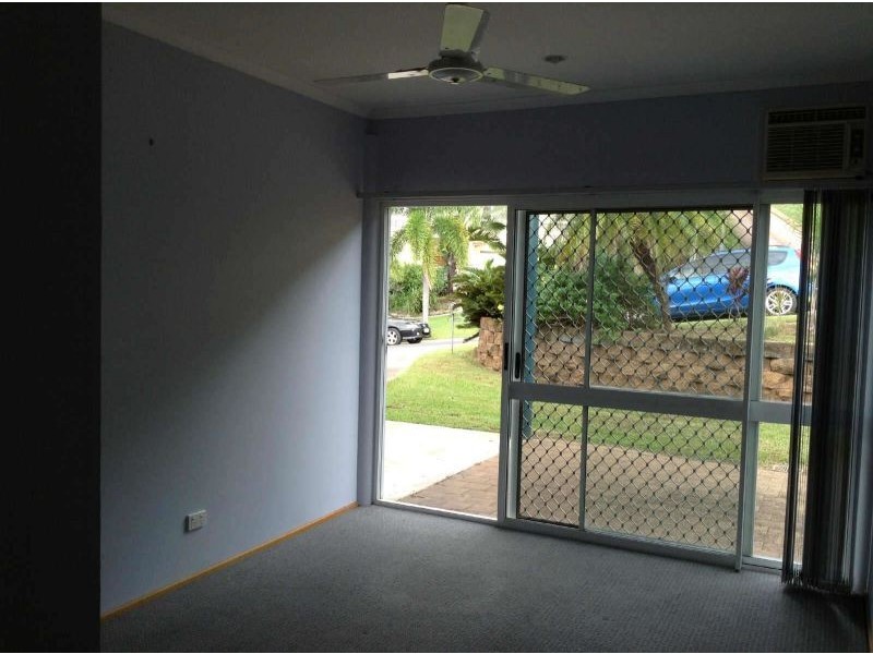 8 Rosemont Court, Mooroobool QLD 4870