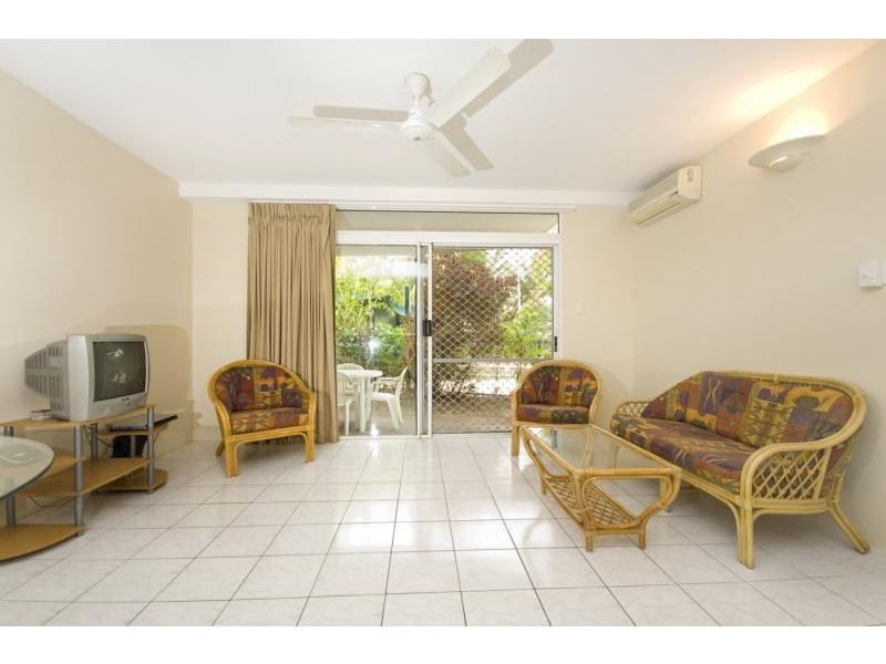 12/1 Poinciana Street, Holloways Beach QLD 4878