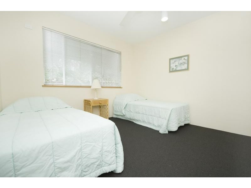 12/1 Poinciana Street, Holloways Beach QLD 4878