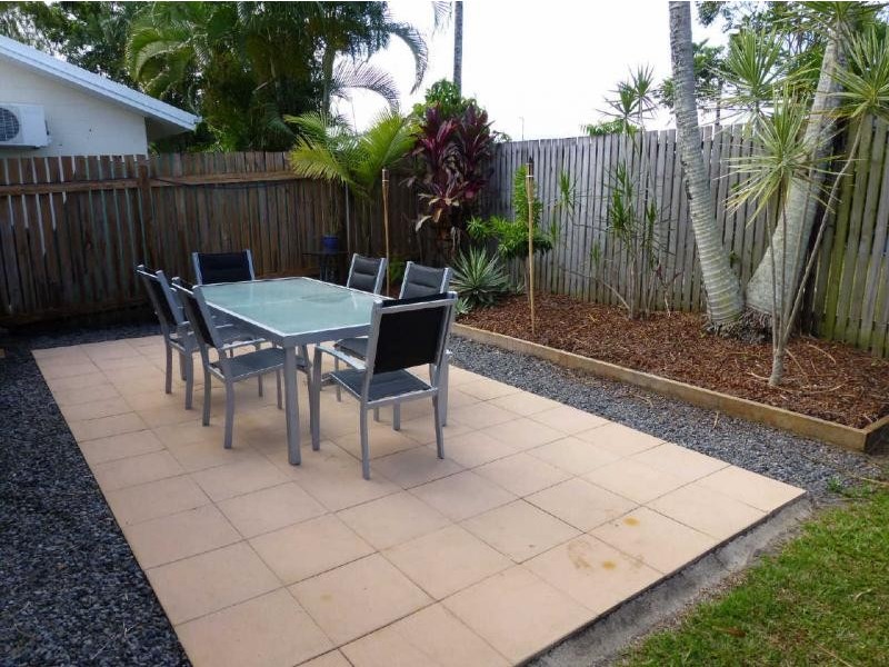 1/3 Holden Close, Whitfield QLD 4870