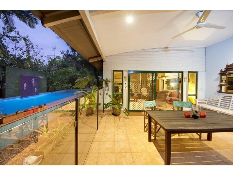 10 Gerbera Street, Holloways Beach QLD 4878