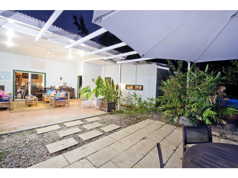 10 Gerbera Street, Holloways Beach QLD 4878