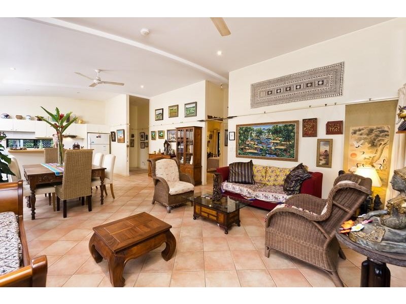 10 Gerbera Street, Holloways Beach QLD 4878