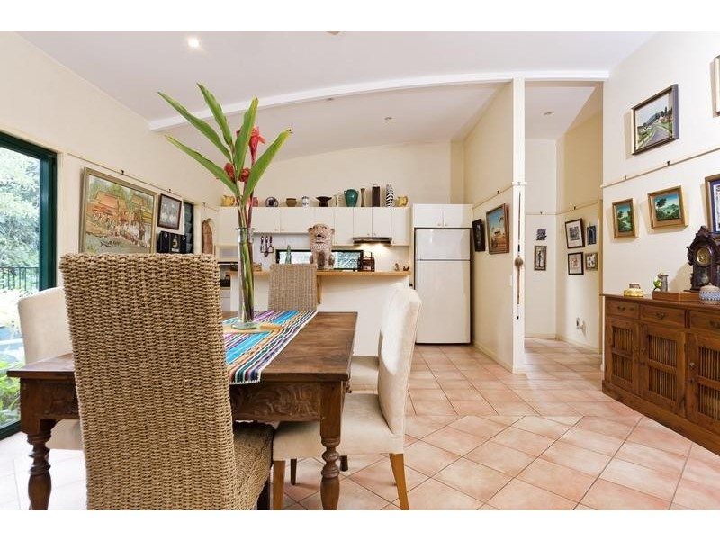 10 Gerbera Street, Holloways Beach QLD 4878