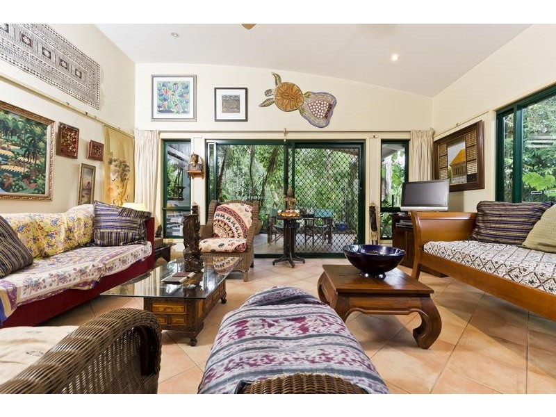 10 Gerbera Street, Holloways Beach QLD 4878