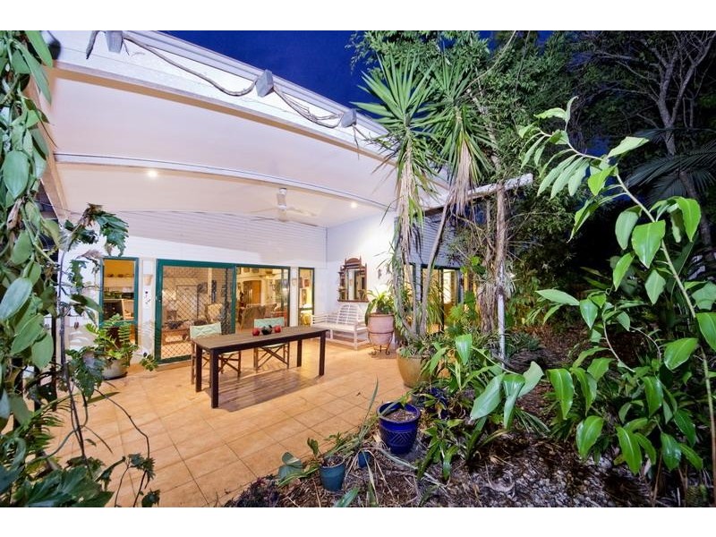 10 Gerbera Street, Holloways Beach QLD 4878