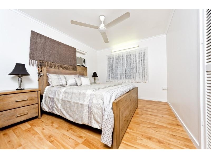 8 Holly Street, Mooroobool QLD 4870