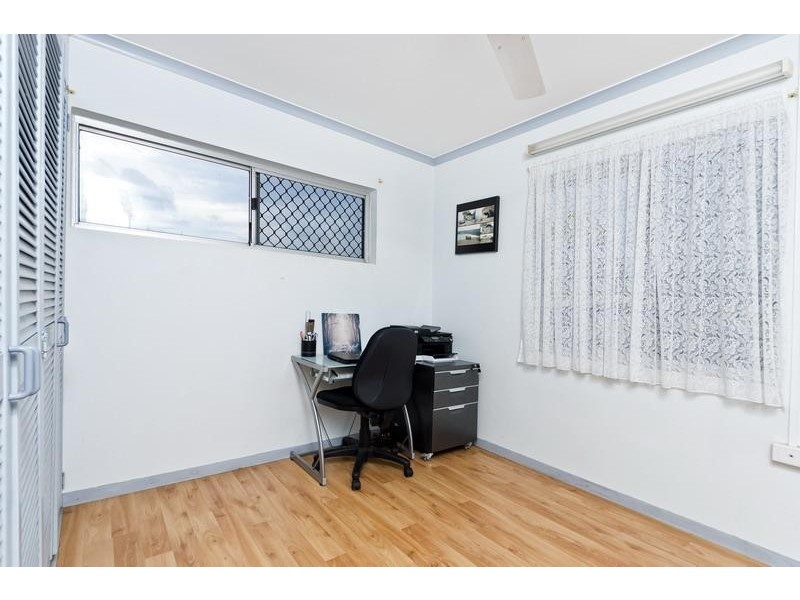 8 Holly Street, Mooroobool QLD 4870