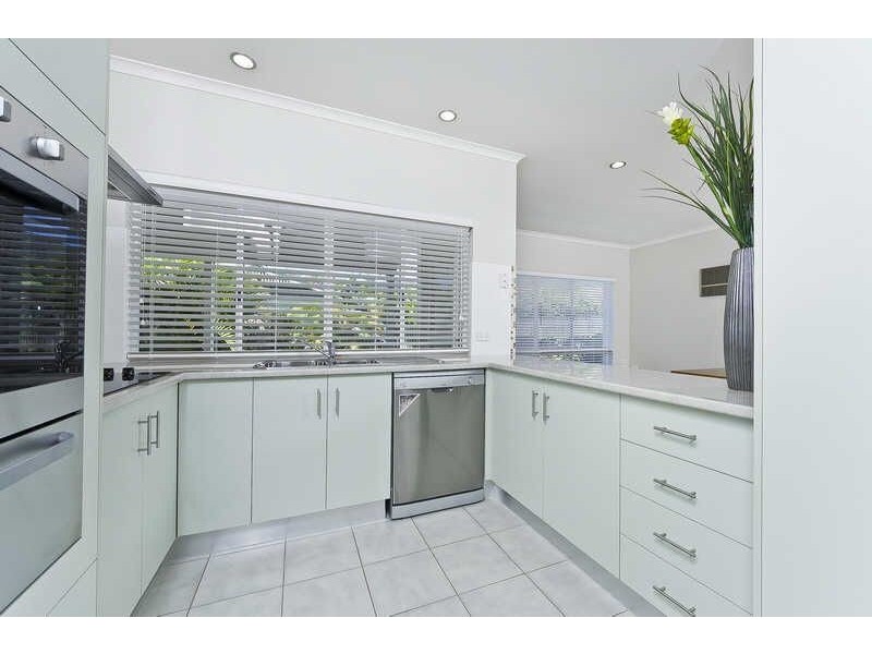 26 Strathmore Court, Mooroobool QLD 4870