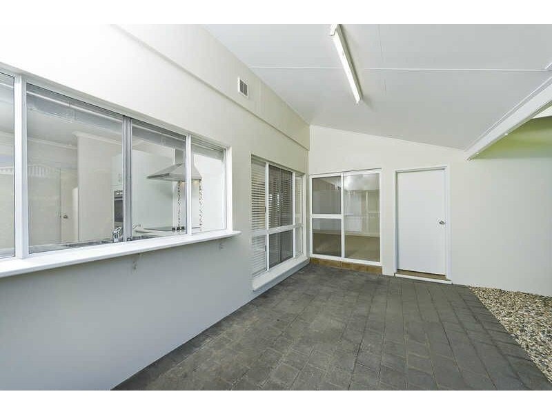 26 Strathmore Court, Mooroobool QLD 4870