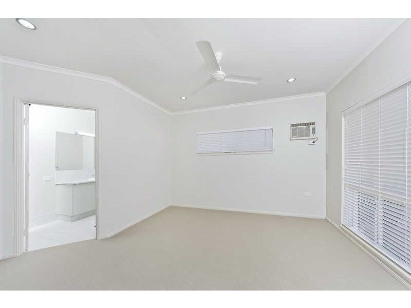 26 Strathmore Court, Mooroobool QLD 4870