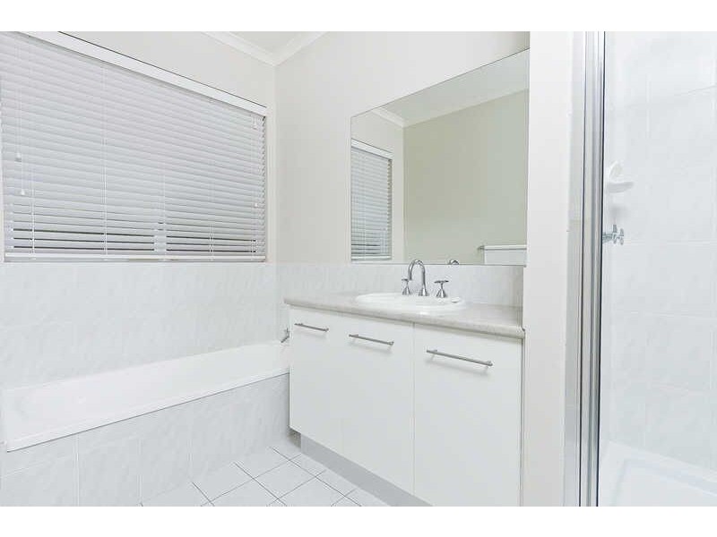 26 Strathmore Court, Mooroobool QLD 4870