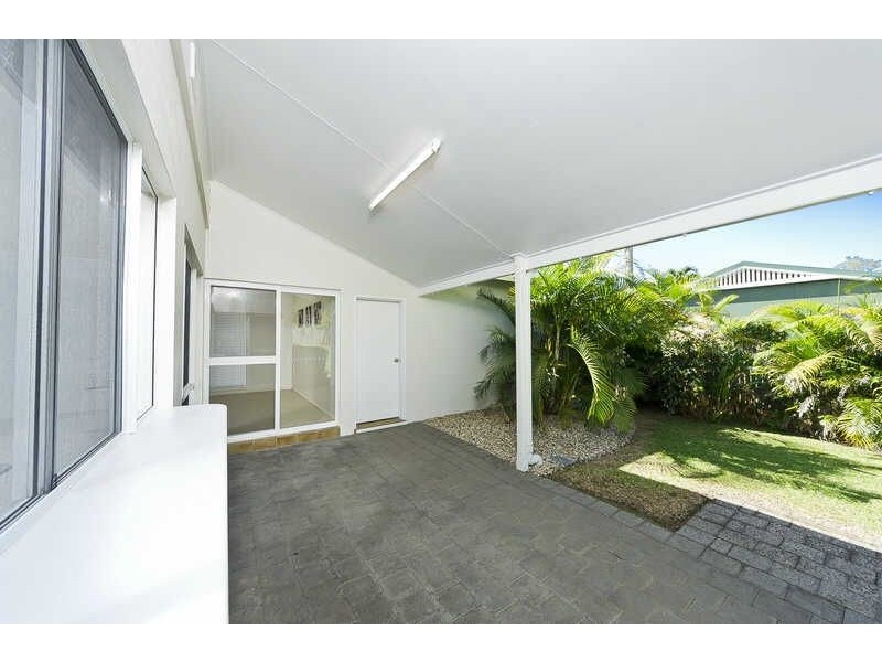 26 Strathmore Court, Mooroobool QLD 4870