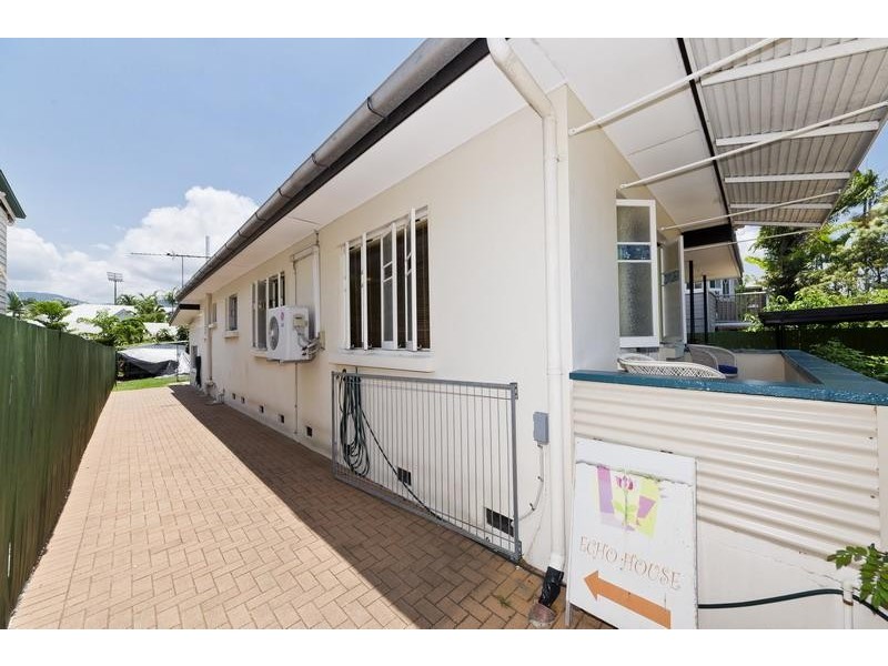 235 Lyons Street, Westcourt QLD 4870