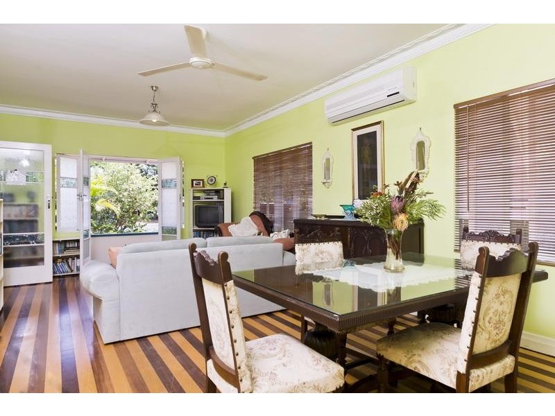 235 Lyons Street, Westcourt QLD 4870