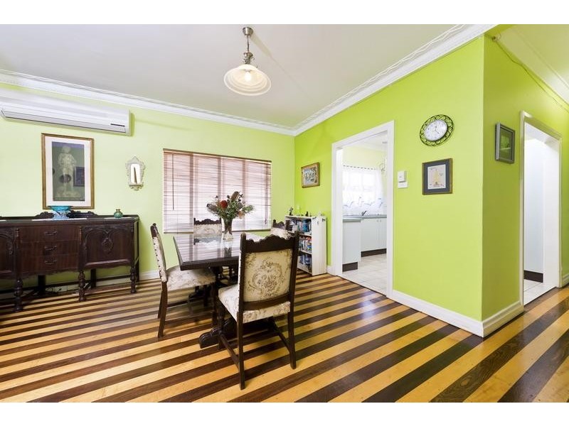 235 Lyons Street, Westcourt QLD 4870