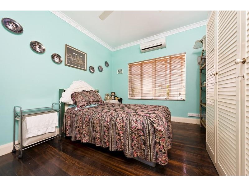 235 Lyons Street, Westcourt QLD 4870