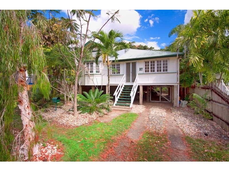 37 Cairns Street, Cairns North QLD 4870