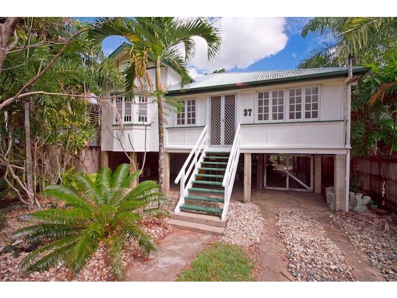 37 Cairns Street, Cairns North QLD 4870